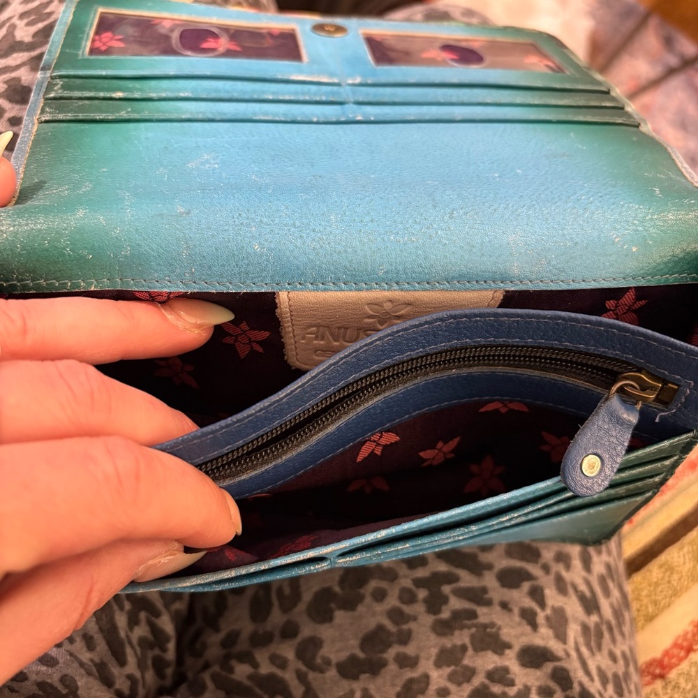 Anuschka Hand painted Colorful Floral Scenic Crossbody Small Leather Bag - Picture 6 of 8